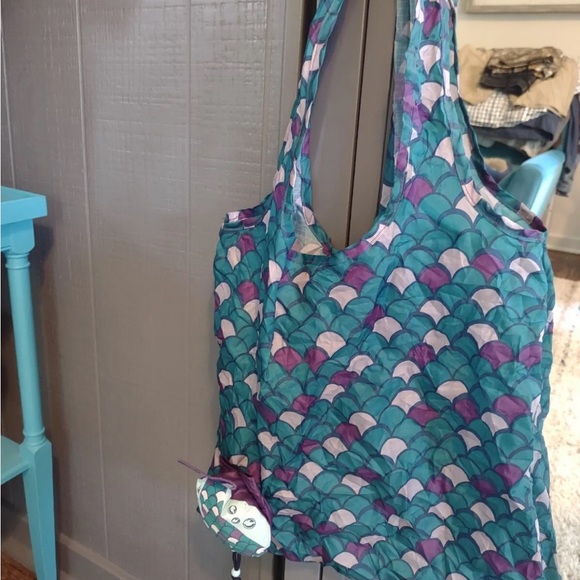 Thirty-One Hideaway Tote in Mermaid Tail Pattern! - Picture 3 of 3